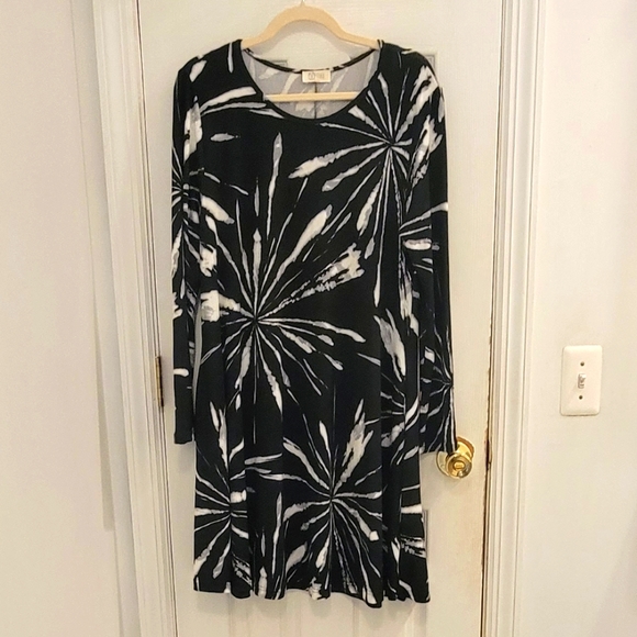 Be Stage NWOT Dress Large - Picture 8 of 8